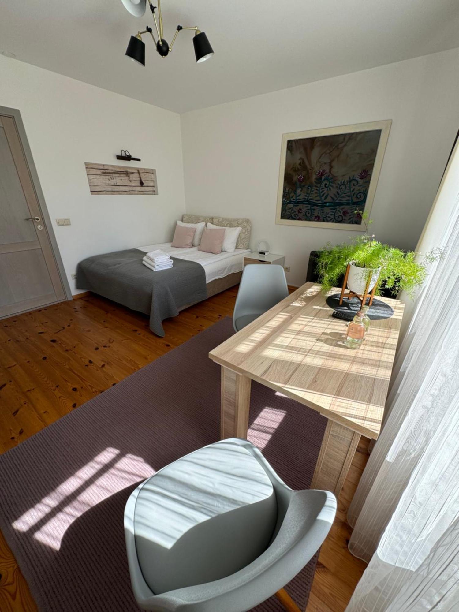Guest House "8 Smilgos" Κλαϊπέντα Εξωτερικό φωτογραφία